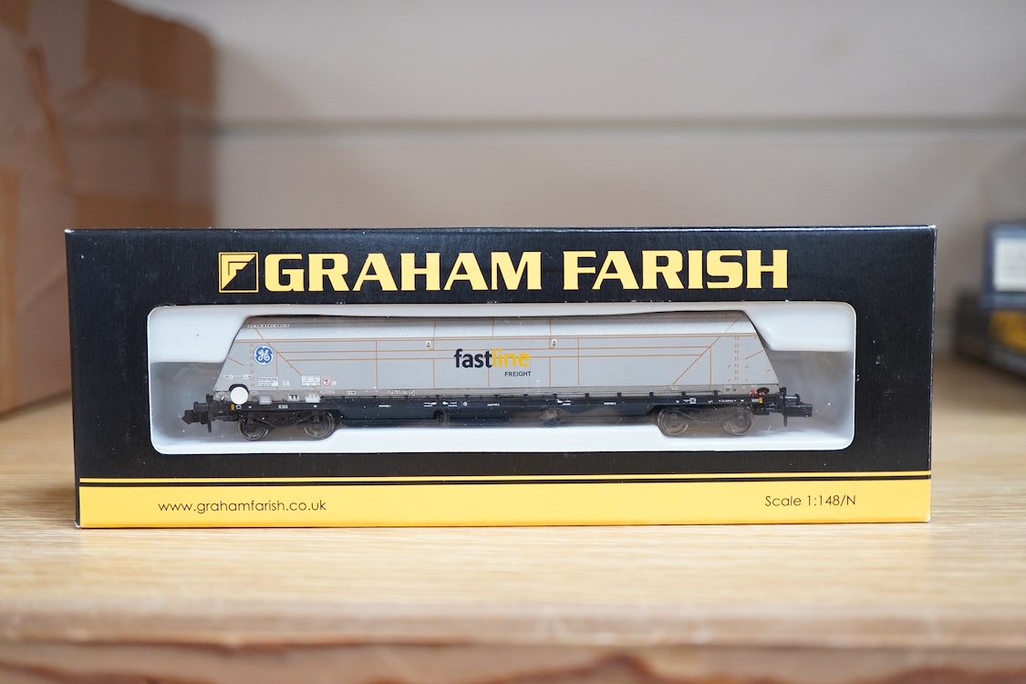 A group of N gauge railway by Graham Farish, Bachmann Spectrum, etc. mainly American outline, including seven locomotives; a W&LE 2-6-6-2 tender locomotive, 8003 (82656), a Union Pacific Co-Co diesel loco, 9202 (85052),